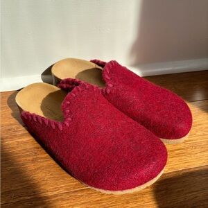 Garnet Hill Slip On Cashmere Slippers - Size 7